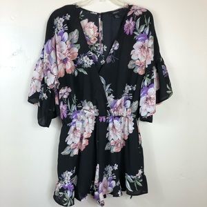 Forever 21+ Romper shorts sz OX black floral